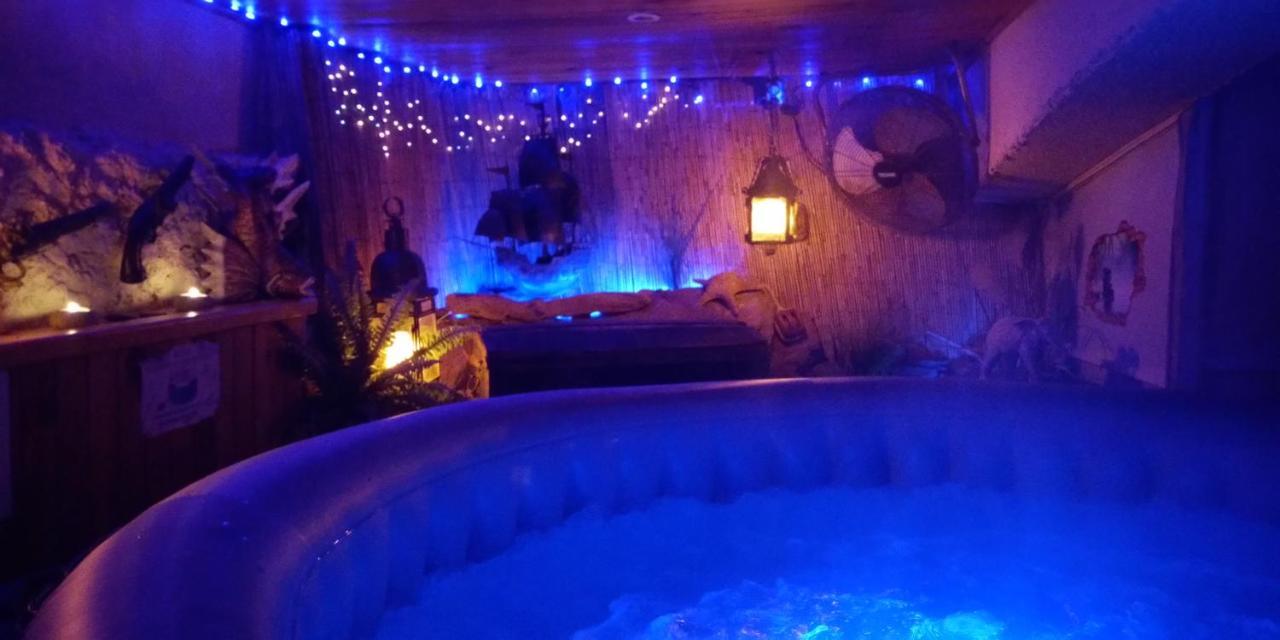 Nouveau ! Chambre D'Hote Insolite Privee " Coeurs De Pirates A Bali En Provence" Spa Sauna Massages Dans Cadre Exotique D'Amenagements Exterieurs D'Exception Ete Comme Hiver Bienvenue !!! Cavalaire-sur-Mer Bagian luar foto
